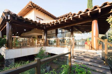 Casa de condomínio à venda com 1000m², 6 quartos e 8 vagas