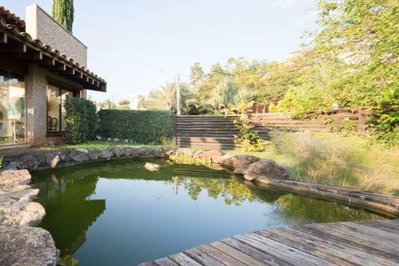 Casa de condomínio à venda com 1000m², 6 quartos e 8 vagas