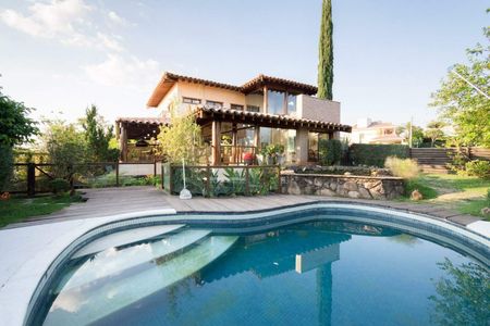 Casa de condomínio à venda com 1000m², 6 quartos e 8 vagas