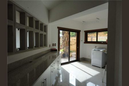 Casa de condomínio à venda com 1000m², 6 quartos e 8 vagas