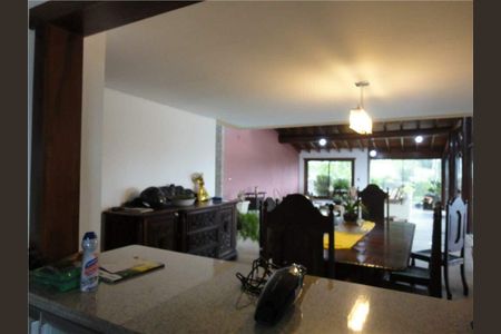 Casa de condomínio à venda com 1000m², 6 quartos e 8 vagas