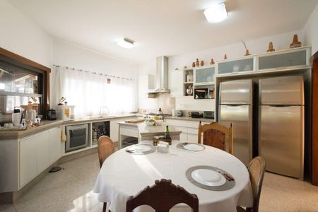 Casa de condomínio à venda com 1000m², 6 quartos e 8 vagas