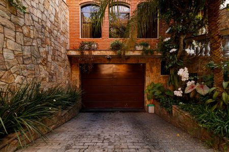 Casa à venda com 420m², 5 quartos e 6 vagasEntrada da Garagem