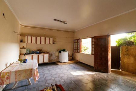 Casa à venda com 420m², 5 quartos e 6 vagasÁrea externa