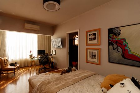 Casa à venda com 420m², 5 quartos e 6 vagasSuíte 4