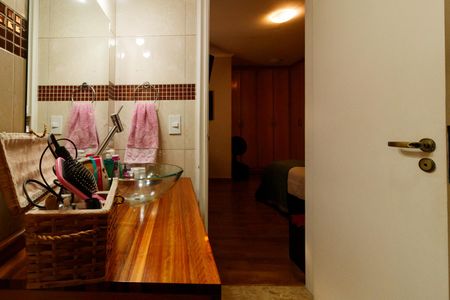 Casa à venda com 420m², 5 quartos e 6 vagasBanheiro da Suíte 3