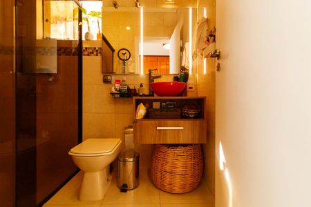 Casa à venda com 420m², 5 quartos e 6 vagasBanheiro da Suíte 4