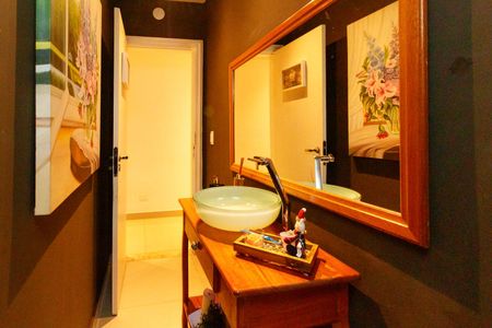 Casa à venda com 420m², 5 quartos e 6 vagasLavabo