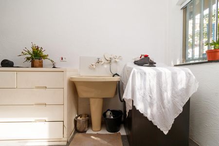 Casa à venda com 420m², 5 quartos e 6 vagasÁrea de Serviço