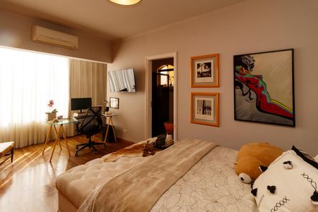 Casa à venda com 420m², 5 quartos e 6 vagasSuíte 4