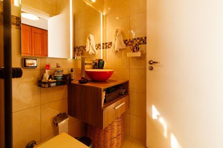 Casa à venda com 420m², 5 quartos e 6 vagasBanheiro da Suíte 4