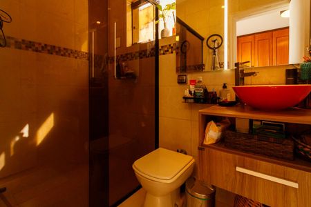 Casa à venda com 420m², 5 quartos e 6 vagasBanheiro da Suíte 4