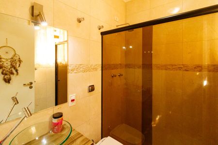 Casa à venda com 420m², 5 quartos e 6 vagasBanheiro da Suíte 2