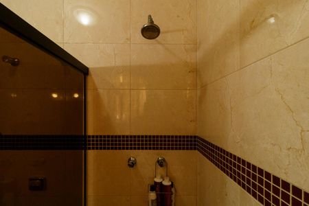 Casa à venda com 420m², 5 quartos e 6 vagasBanheiro da Suíte 3