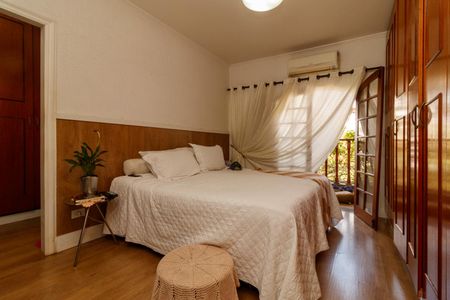 Casa à venda com 420m², 5 quartos e 6 vagasSuíte