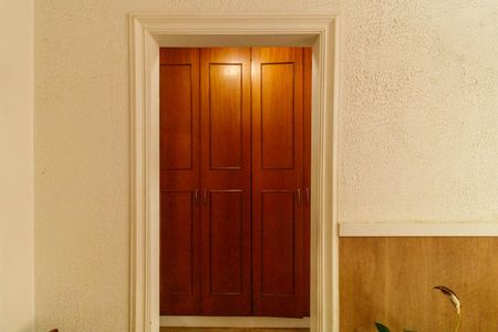 Casa à venda com 420m², 5 quartos e 6 vagasSuíte