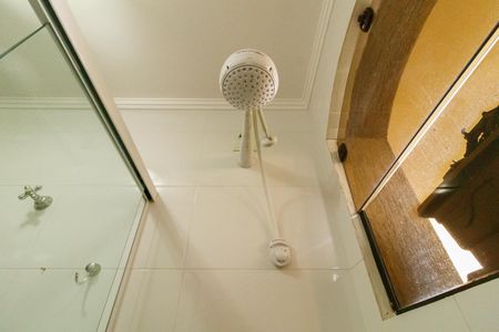 Casa à venda com 420m², 5 quartos e 6 vagasBanheiro Quarto de Serviço