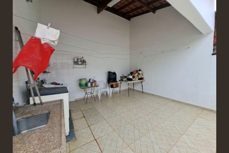Casa à venda com 136m², 3 quartos e 2 vagas Casa à venda com 136m², 3 quartos e 2 vagasÁrea de Serviço