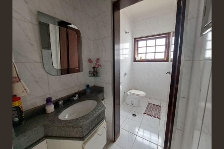 Casa à venda com 136m², 3 quartos e 2 vagas Casa à venda com 136m², 3 quartos e 2 vagasLavabo