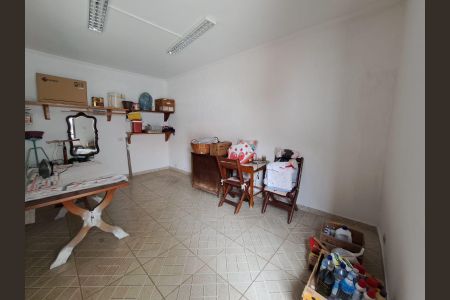 Casa à venda com 136m², 3 quartos e 2 vagas Casa à venda com 136m², 3 quartos e 2 vagasQuarto - Edícula