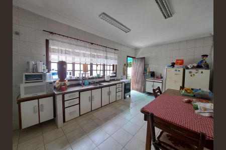 Casa à venda com 136m², 3 quartos e 2 vagas Casa à venda com 136m², 3 quartos e 2 vagasCozinha