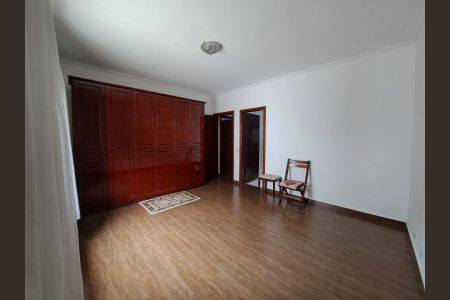 Casa à venda com 136m², 3 quartos e 2 vagas Casa à venda com 136m², 3 quartos e 2 vagasQuarto Suíte