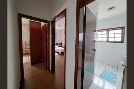 Casa à venda com 136m², 3 quartos e 2 vagas Casa à venda com 136m², 3 quartos e 2 vagasCorredor