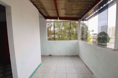 Varanda de casa à venda com 2 quartos, 400m² em Parque Industrial das Oliveiras, Taboão da Serra