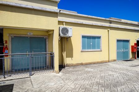 Apartamento para alugar com 50m², 2 quartos e 1 vaga Apartamento para alugar com 50m², 2 quartos e 1 vagaÁrea comum - Salão de festas