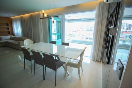 Apartamento à venda com 171m², 3 quartos e 4 vagas