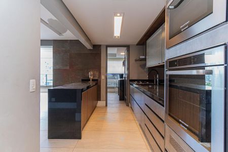 Apartamento à venda com 131m², 3 quartos e sem vaga