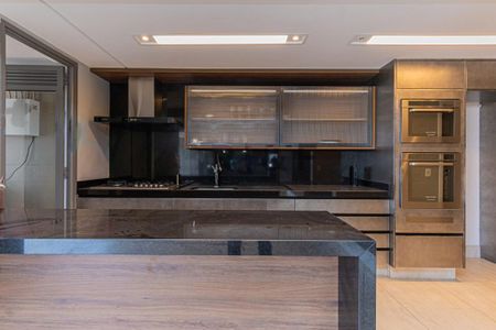 Apartamento à venda com 131m², 3 quartos e sem vaga