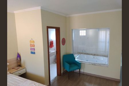 Casa à venda com 4 quartos, 247m² em Vila Lais, São Paulo