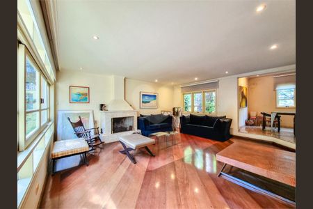 Casa à venda com 4 quartos, 390m² em Santo Amaro, São Paulo