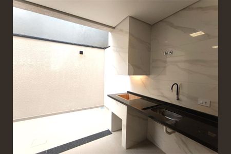 Casa à venda com 3 quartos, 150m² em Vila Domitila, São Paulo