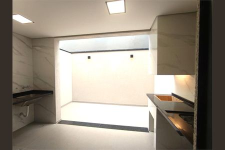 Casa à venda com 3 quartos, 150m² em Vila Domitila, São Paulo