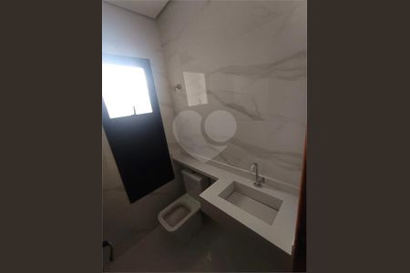 Casa à venda com 3 quartos, 150m² em Vila Domitila, São Paulo