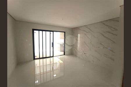 Casa à venda com 3 quartos, 150m² em Vila Domitila, São Paulo