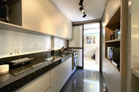 Apartamento à venda com 90m², 2 quartos e 2 vagasCozinha