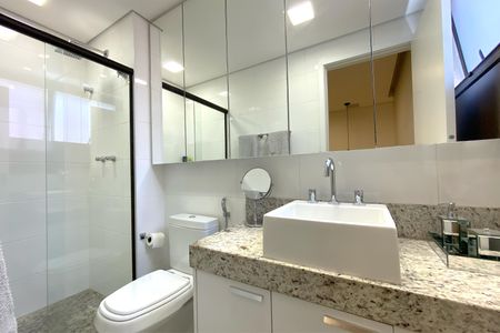 Apartamento à venda com 90m², 2 quartos e 2 vagasBanheiro da Suíte 1