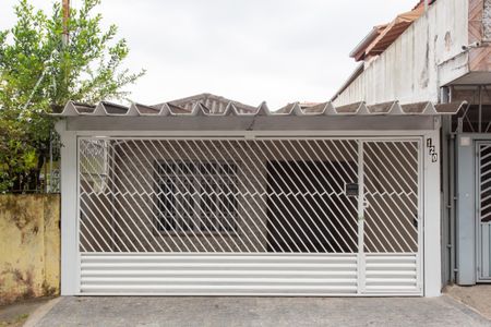 Casa à venda com 135m², 3 quartos e 3 vagas Casa à venda com 135m², 3 quartos e 3 vagasFachada