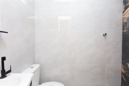 Casa à venda com 135m², 3 quartos e 3 vagas Casa à venda com 135m², 3 quartos e 3 vagasBanheiro da Suíte