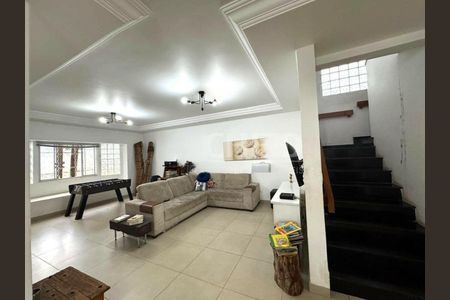 Casa à venda com 4 quartos, 290m² em Jardim Prudência, São Paulo