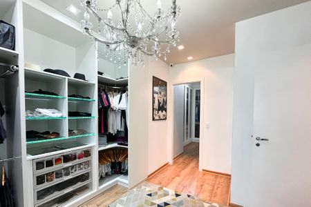 Apartamento à venda com 290m², 2 quartos e 3 vagasCloset da suíte 2