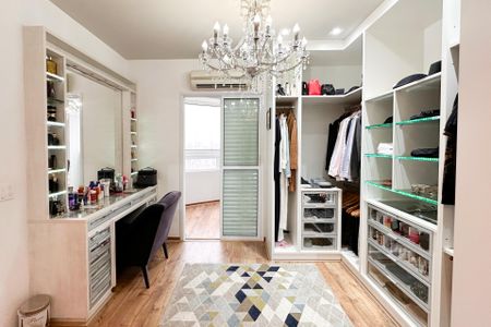 Apartamento à venda com 290m², 2 quartos e 3 vagasCloset da suíte 2