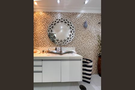 Apartamento à venda com 290m², 2 quartos e 3 vagasBanheiro da Suíte 2