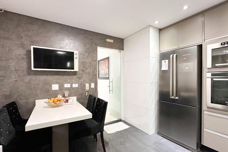 Apartamento à venda com 290m², 2 quartos e 3 vagasCozinha