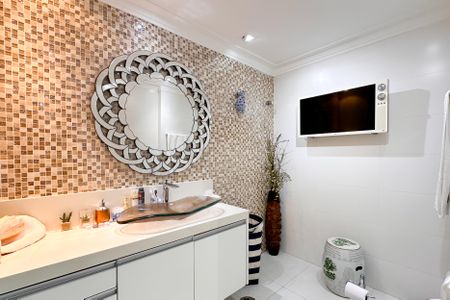 Apartamento à venda com 290m², 2 quartos e 3 vagasBanheiro da Suíte 2