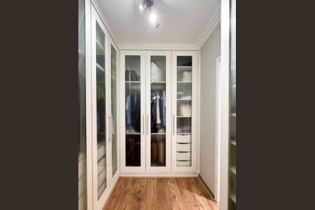 Apartamento à venda com 290m², 2 quartos e 3 vagasCloset da suíte 2