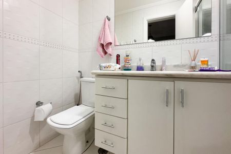 Apartamento à venda com 290m², 2 quartos e 3 vagasBanheiro da Suíte 1